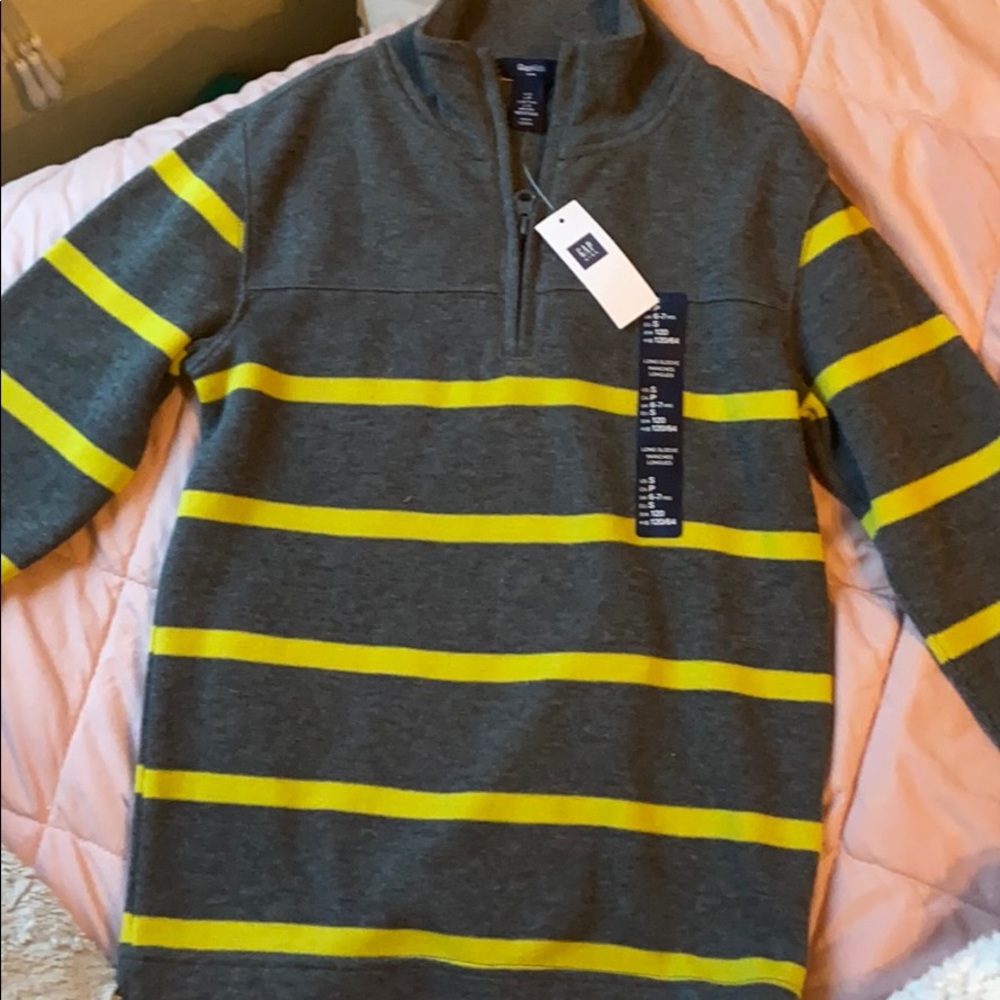Gap sweater